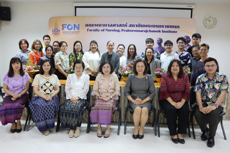 รูปภาพกิจกรรมรดน้ำของคณะพยาบาลศาสตร์
